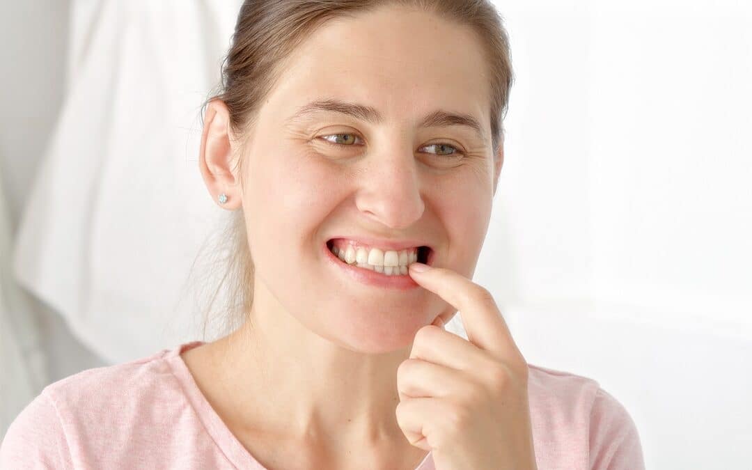 How Poor Retainer Hygiene Can Lead to Bleeding Gums and Infection
