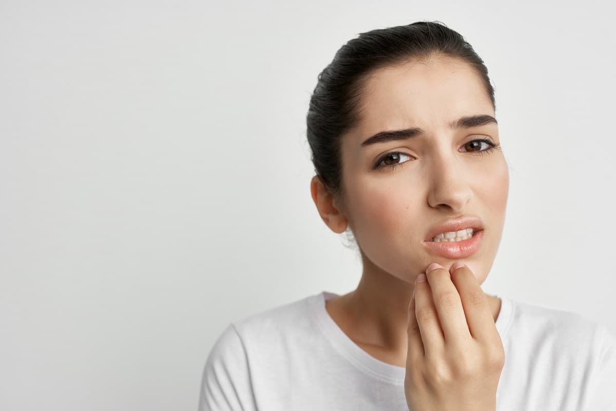 why gums bleed under retainer